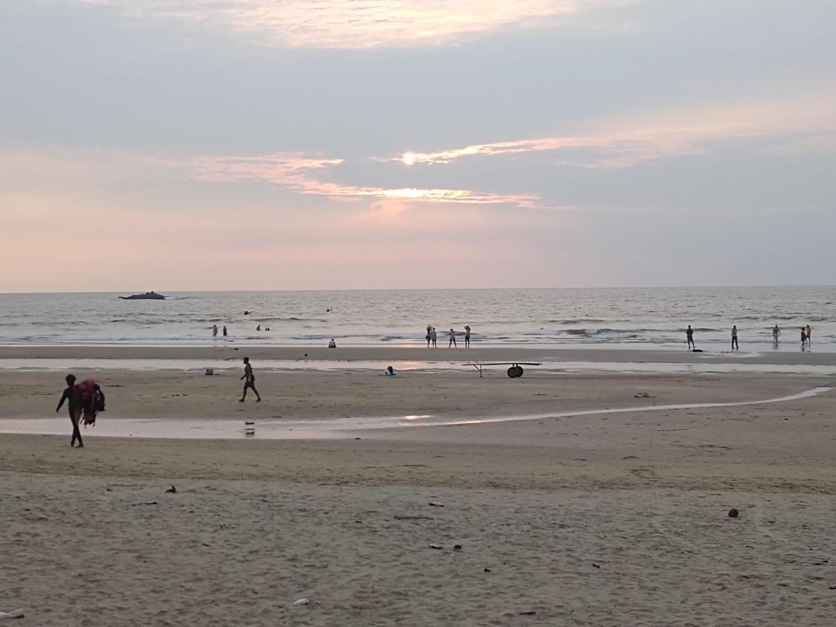 Gundappa Cafe Gokarna Kudle Beach Exteriör bild