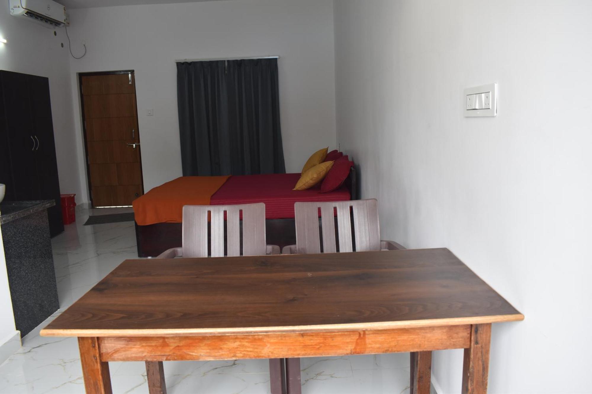 Gundappa Cafe Gokarna Kudle Beach Exteriör bild